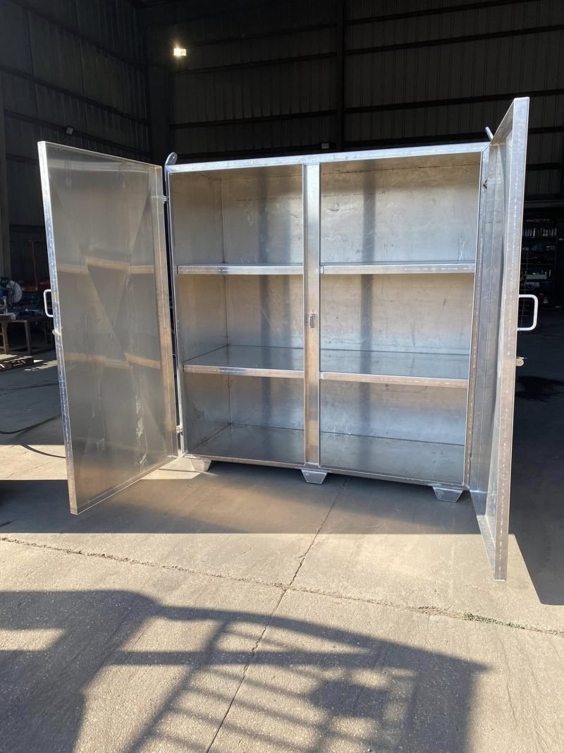 Aluminum locker cabinet with both doors open